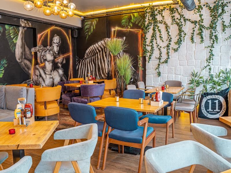 11 Kadıköy Cocktails & Kitchen