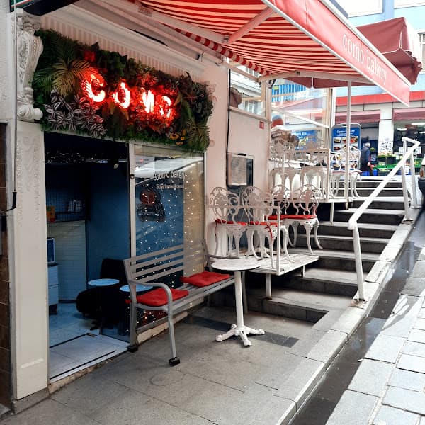 Como Bakery