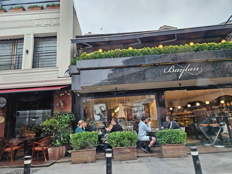 Baylan Pastanesi - Bebek